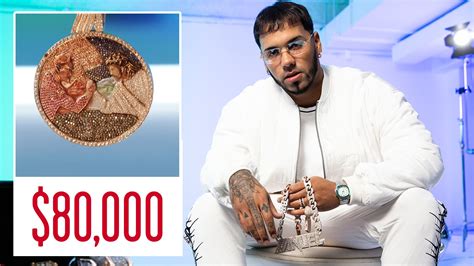 Video: Anuel AA shows off his insane jewelry collection